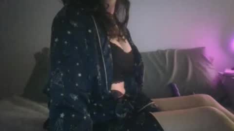 angelrrm online show from 11, 11, 2025