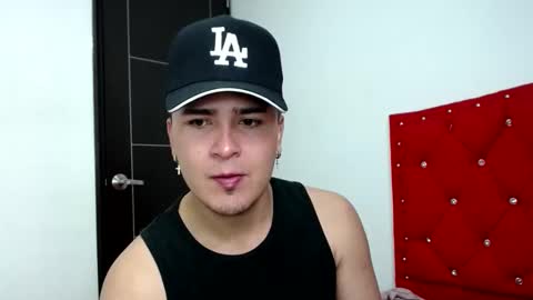 Snapshot of angels_0001 chatting on 18, 12, 2024 angels_0001 online show from 18, 12, 2024