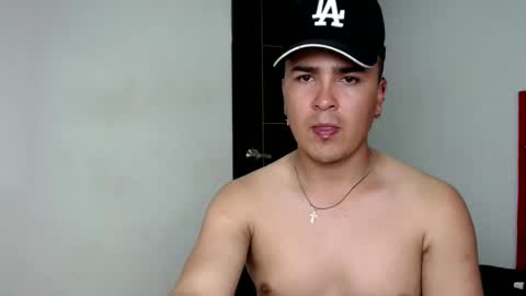 Snapshot of angels_0001 chatting on 6, 2, 2025 angels_0001 online show from 6, 2, 2025