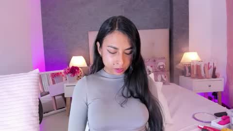 Angela online show from 5, 12, 2025