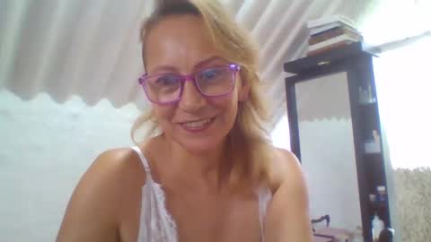 Snapshot of angelycute476334 chatting on 3, 2, 2026 angelycute476334 online show from 3, 2, 2026