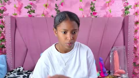 Snapshot of angeyapetite chatting on 4, 12, 2025 Anyega online show from 4, 12, 2025