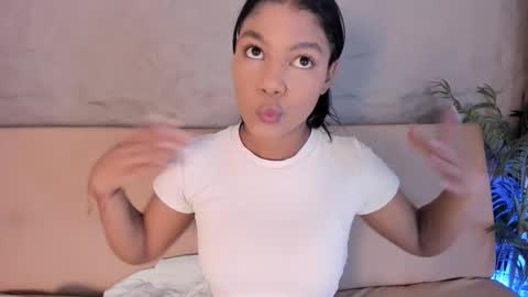 angy_avila online show from 17, 11, 2025