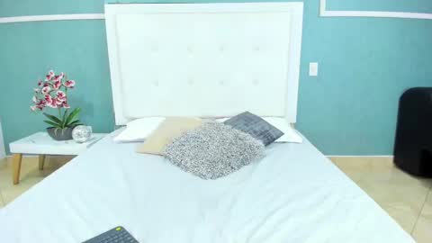 Snapshot of ania_gomez chatting on 4, 2, 2025 Ania online show from 4, 2, 2025