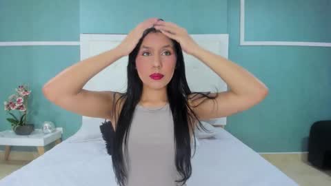 Snapshot of ania_gomez chatting on 14, 10, 2025 Ania online show from 14, 10, 2025