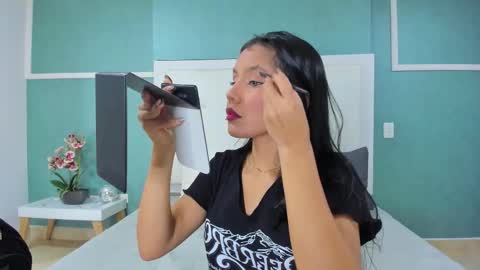 Snapshot of ania_gomez chatting on 17, 10, 2025 Ania online show from 17, 10, 2025