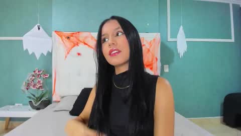 Snapshot of ania_gomez chatting on 25, 10, 2025 Ania online show from 25, 10, 2025