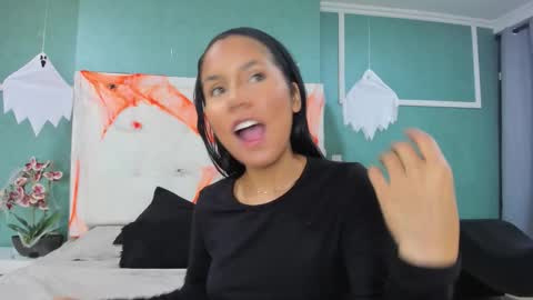 Snapshot of ania_gomez chatting on 27, 10, 2025 Ania online show from 27, 10, 2025