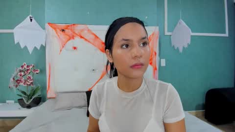 Snapshot of ania_gomez chatting on 1, 11, 2025 Ania online show from 1, 11, 2025