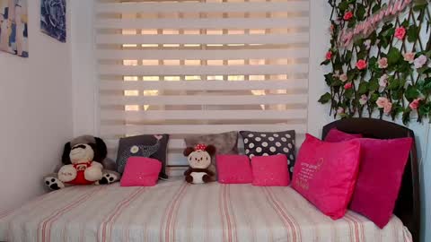 laura  online show from 12, 2, 2026