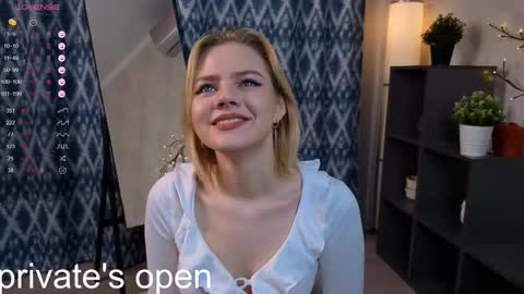 Snapshot of anika_heir chatting on 9, 11, 2025 Alice online show from 9, 11, 2025