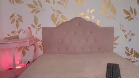 Lauren Anika online show from 20, 1, 2025