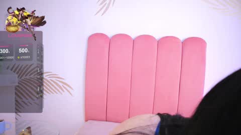 Lauren Anika online show from 3, 2, 2025