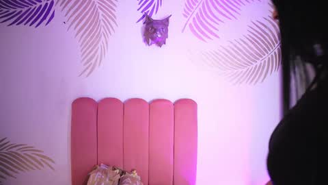 Lauren Anika online show from 7, 2, 2025