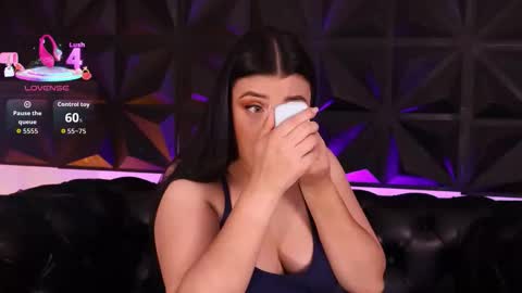 Lauren Anika online show from 4, 11, 2025