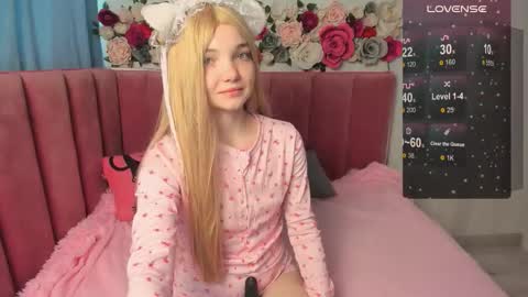 Snapshot of animealica chatting on 18, 10, 2025 Alica online show from 18, 10, 2025
