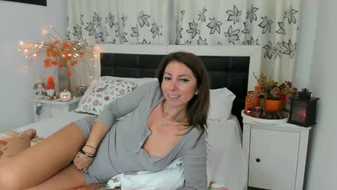 Snapshot of anissia25 chatting on 7, 10, 2025 Anisia online show from 7, 10, 2025