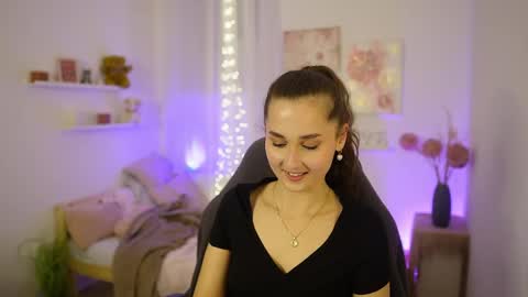 Anita Grey online show from 2, 11, 2025