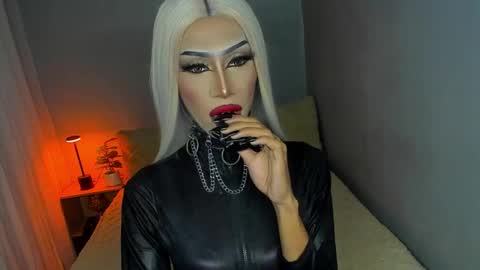 Miss Ann online show from 5, 10, 2025