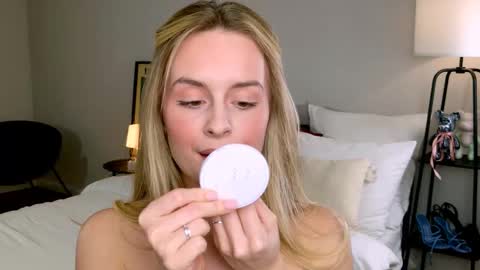 Anita online show from 12, 11, 2025