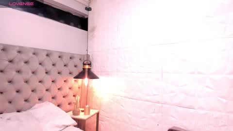 Anittatoro  online show from 8, 11, 2025