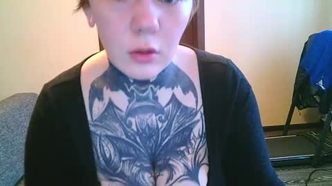 ann_lelala_ online show from 13, 2, 2025