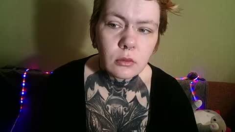 ann_lelala_ online show from 18, 2, 2025