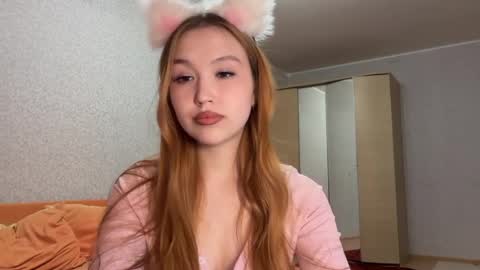 Snapshot of anna_raspberry chatting on 12, 4, 2026 Anne online show from 12, 4, 2026