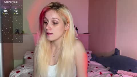 Snapshot of annabel_myr chatting on 21, 9, 2025 Annabel online show from 21, 9, 2025