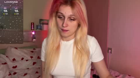 Snapshot of annabel_myr chatting on 24, 9, 2025 Annabel online show from 24, 9, 2025