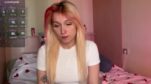 Snapshot of annabel_myr chatting on 25, 9, 2025 Annabel online show from 25, 9, 2025