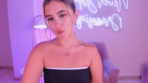 Snapshot of annabrooks_ chatting on 28, 1, 2025 Anna Brooks online show from 28, 1, 2025