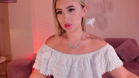 Snapshot of annabrooks_ chatting on 30, 1, 2025 Anna Brooks online show from 30, 1, 2025