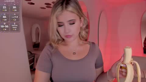 Snapshot of annabrooks_ chatting on 11, 3, 2025 Anna Brooks online show from 11, 3, 2025