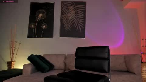 Anna Brooks  online show from 5, 1, 2026