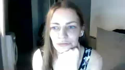Snapshot of annadiamond1 chatting on 12, 7, 2026 annadiamond1 online show from 12, 7, 2026