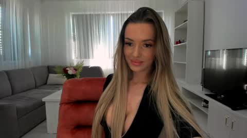 annaise  online show from 8, 4, 2026