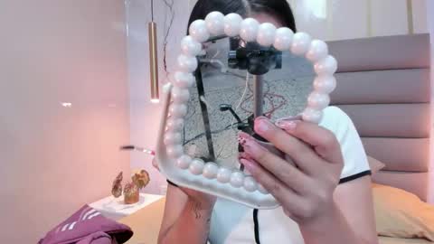 Snapshot of annedixie chatting on 18, 10, 2025 Anne online show from 18, 10, 2025