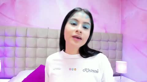 Snapshot of annedixie chatting on 21, 10, 2025 Anne online show from 21, 10, 2025