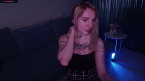 Snapshot of annetenet chatting on 10, 10, 2025 Annet online show from 10, 10, 2025