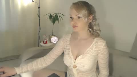 Snapshot of annett chatting on 19, 1, 2025 Annett online show from 19, 1, 2025