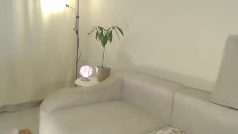 Snapshot of annett chatting on 2, 3, 2025 Annett online show from 2, 3, 2025