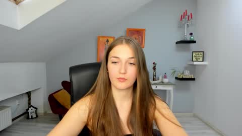 annewilsonn online show from 26, 11, 2025