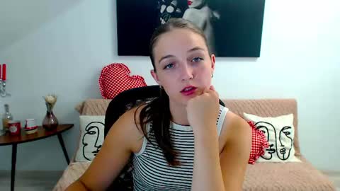 Snapshot of annewilsonn chatting on 17, 7, 2026 annewilsonn online show from 17, 7, 2026