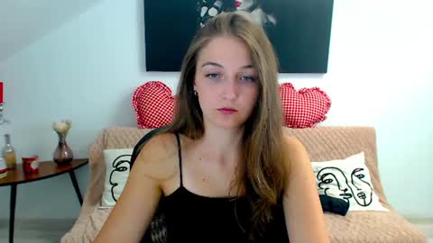 Snapshot of annewilsonn chatting on 22, 7, 2026 annewilsonn online show from 22, 7, 2026