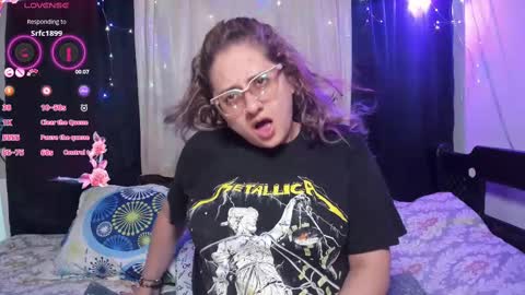 Snapshot of annie_bigboobs_ chatting on 12, 3, 2025 Ana Bolena independent model online show from 12, 3, 2025