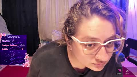 Snapshot of annie_bigboobs_ chatting on 17, 9, 2025 Ana Bolena independent model online show from 17, 9, 2025