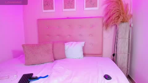 Snapshot of annie_dolce_ chatting on 29, 4, 2026 annie_dolce_ online show from 29, 4, 2026