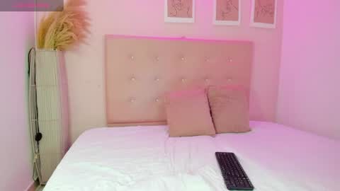 annie_dolce_ online show from 2, 7, 2026