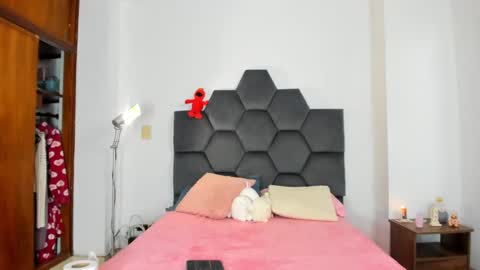 Annie online show from 30, 1, 2025